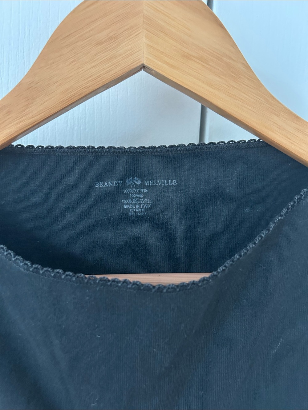 Brandy Melville Vicki top - Picture 3 of 4